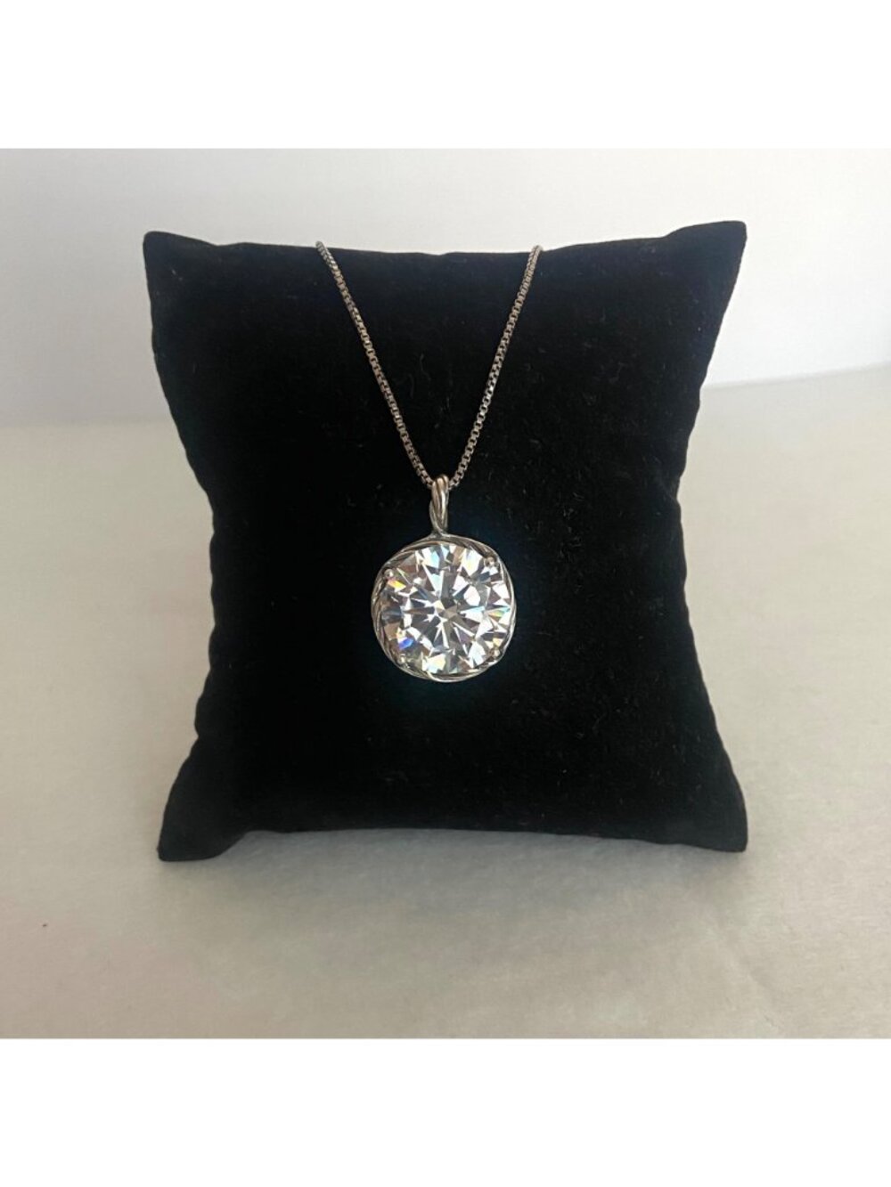 Sterling Silver 925 IL Large Round Prong Set CZ Pendant Necklace 18" Chain - Picture 4 of 15